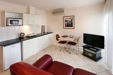 BEST WESTERN Ensenada Motor Inn & Suites - Kawana Tourism 1