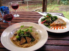 Blue Poles Cafe, Gallery & B&B - Kawana Tourism 3