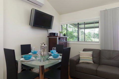 Jacaranda Cottages - Kawana Tourism 2