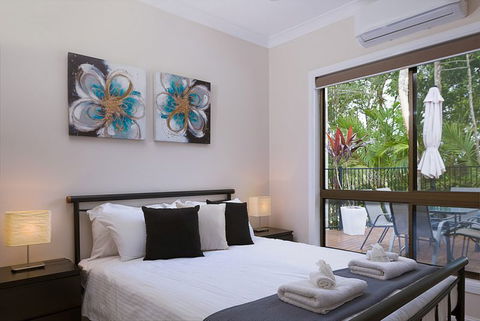 Jacaranda Cottages - Kawana Tourism 11
