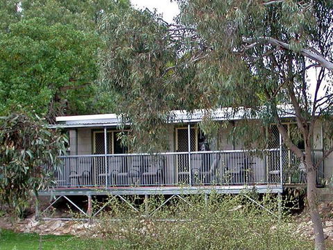 Donald Riverside Motel - Kawana Tourism 0