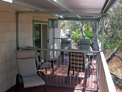 Donald Riverside Motel - Kawana Tourism 1