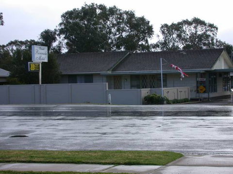 Donald Riverside Motel - Kawana Tourism 3