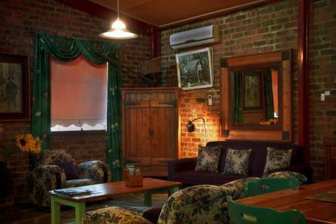Eagle Foundry Bed & Breakfast - Kawana Tourism 1