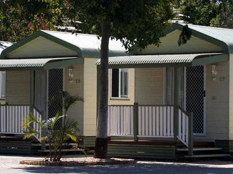 Emerald Cabin & Caravan Village - Kawana Tourism 0