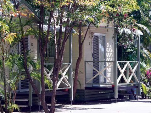 Emerald Cabin & Caravan Village - Kawana Tourism 2