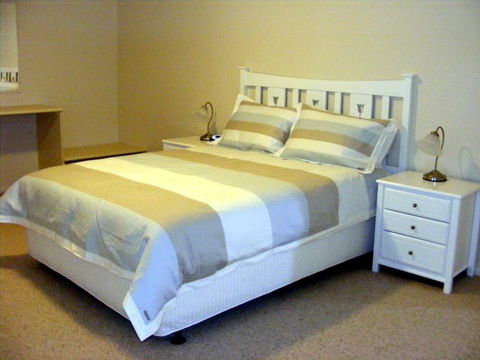 Fairways Bed & Breakfast At Jerilderie - Kawana Tourism 1