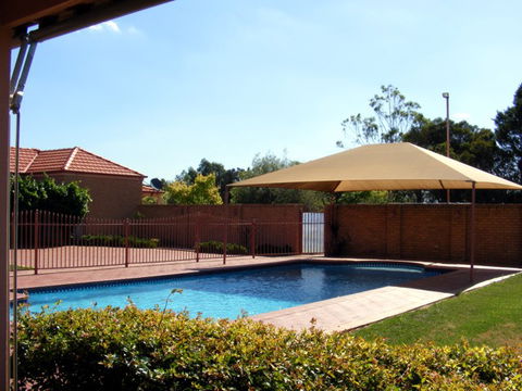 Fairways Bed & Breakfast At Jerilderie - Kawana Tourism 3