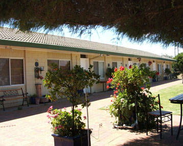 Gilgandra Lodge Motel - Kawana Tourism 0