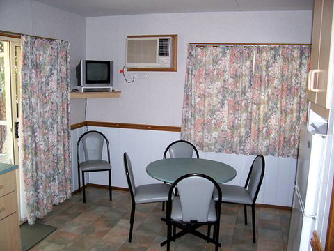 Highway Tourist Village - Kawana Tourism 2