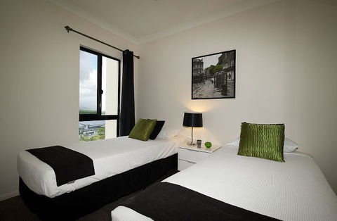 Jack & Newell Cairns Holiday Apartments - Kawana Tourism 0