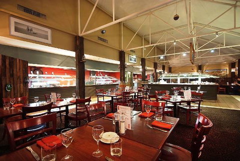 Outback Pioneer Hotel - Kawana Tourism 7