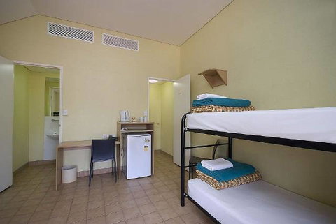 Outback Pioneer Hotel - Kawana Tourism 12