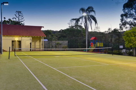 Pacific Palms Resort - Kawana Tourism 8