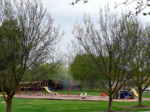 Penshurst Caravan Park - Kawana Tourism 3