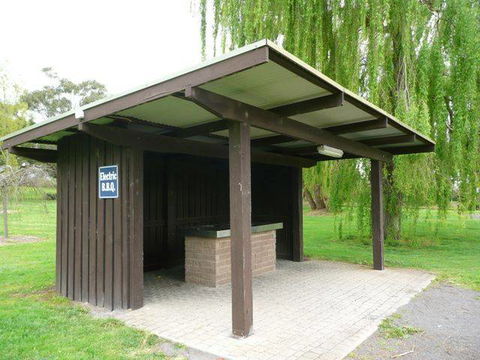 Penshurst Caravan Park - Kawana Tourism 4