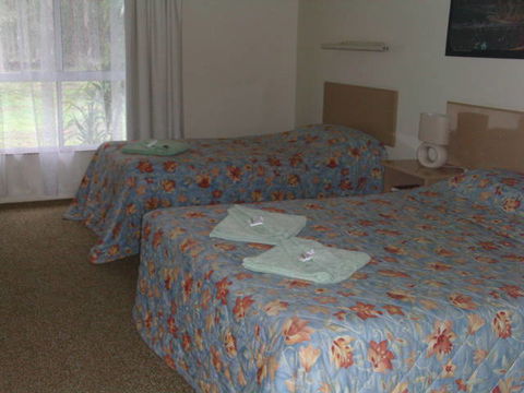 Snowy River Lodge Motel - Kawana Tourism 4