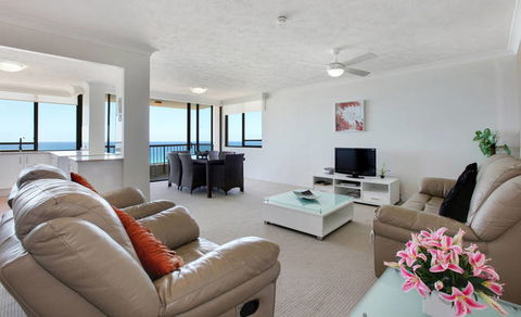 Southern Cross Beachfront Holiday Apartments - Kawana Tourism 0