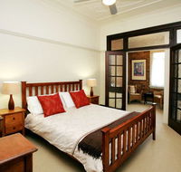 The Bank Guesthouse - Kawana Tourism