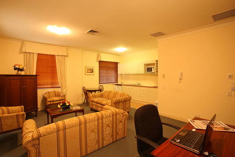 ULTIQA Rothbury Hotel - Kawana Tourism 2