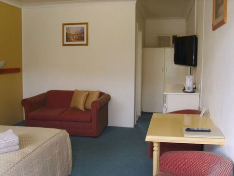 Valley View Motel - Kawana Tourism 1