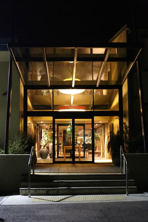 Windsor Castle Hotel - Kawana Tourism 7