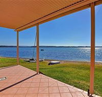 Luxury Waterfront House - Kawana Tourism