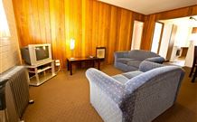 Snowy Mountains Motel - Adaminaby - Kawana Tourism 0