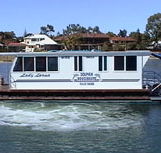 Dolphin Houseboat Holidays - Kawana Tourism