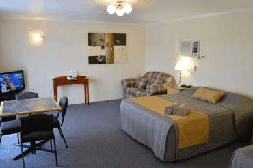 Arkana Motor Inn And Terrace Apartments - Kawana Tourism 3