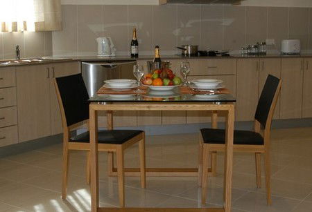 Francis Phillip Motor Inn - Kawana Tourism 1