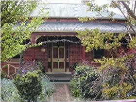 FINCHES OF BEECHWORTH - Kawana Tourism 0