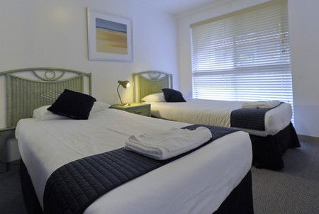 Nelson Bay Breeze Resort - Kawana Tourism 1