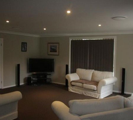 Snowy Mountains Motel - Kawana Tourism 4