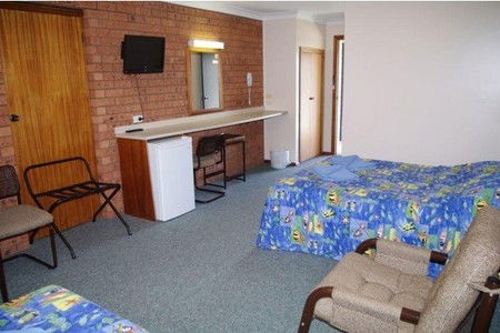 Castlereagh Motor Inn - Kawana Tourism 2