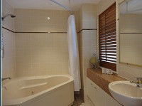 Aquarius Resort - Kawana Tourism 3