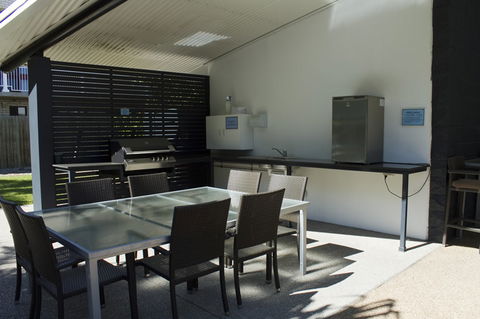 The Bay Apartments - Kawana Tourism 0