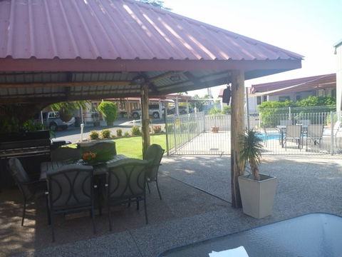 Sun Valley Motel - Kawana Tourism 1