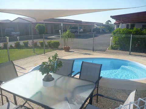Sun Valley Motel - Kawana Tourism 2