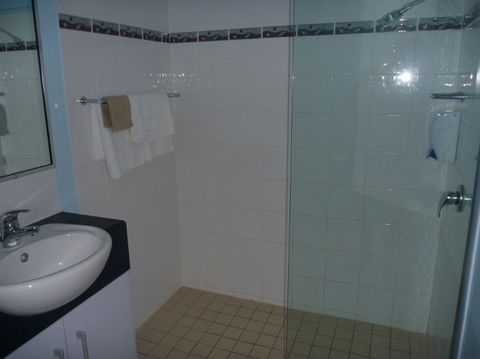 Sun Valley Motel - Kawana Tourism 4