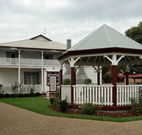 California Manor Bed and Breakfast - - Kawana Tourism