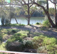 Castaway Holiday Units - Kawana Tourism