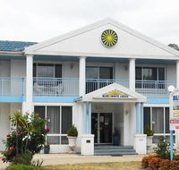 Blue and White Lodge - Kawana Tourism