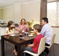 Oxley Court Apartments - Kawana Tourism