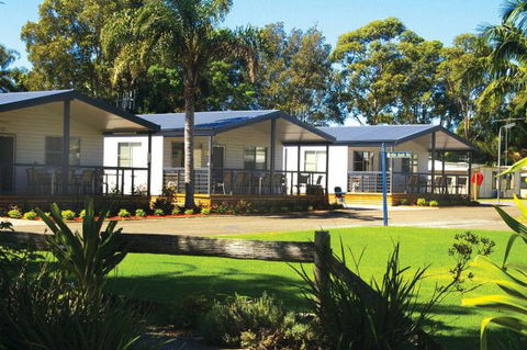 Smuggler's Cove Holiday Village - Kawana Tourism 1