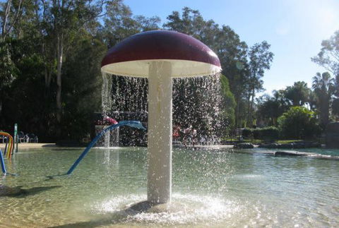 Smuggler's Cove Holiday Village - Kawana Tourism 6
