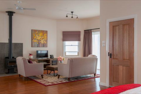 The Nest At Gundaroo - Kawana Tourism 1