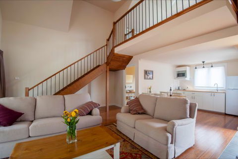 The Nest At Gundaroo - Kawana Tourism 8