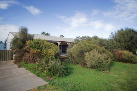 Coastal Cottage - Kawana Tourism 79