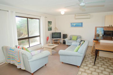 Coastal Cottage - Kawana Tourism 82